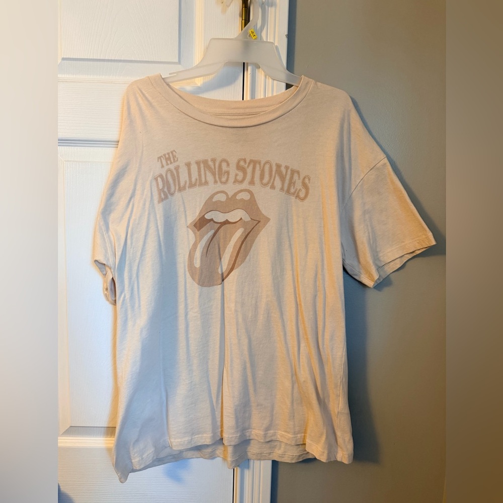 American Eagle Outfitters Cream Graphic Tee